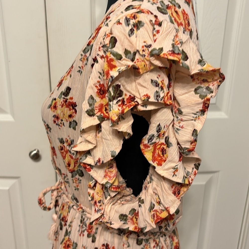 Nostalgia Floral Dress - Picture 6 of 11
